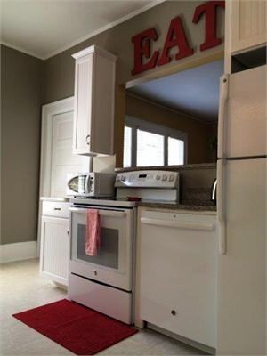 1617 Kenilworth Ave #1 - Photo 5 of 11