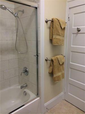 1617 Kenilworth Ave #1 - Photo 7 of 11