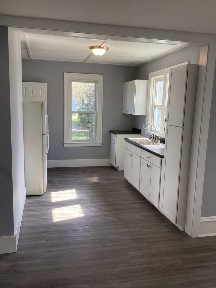 1028 Union St #1 - Photo 2 of 28