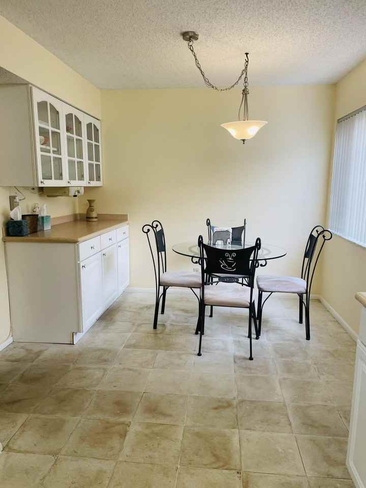 11296 Green Lake Dr - Photo 2 of 10