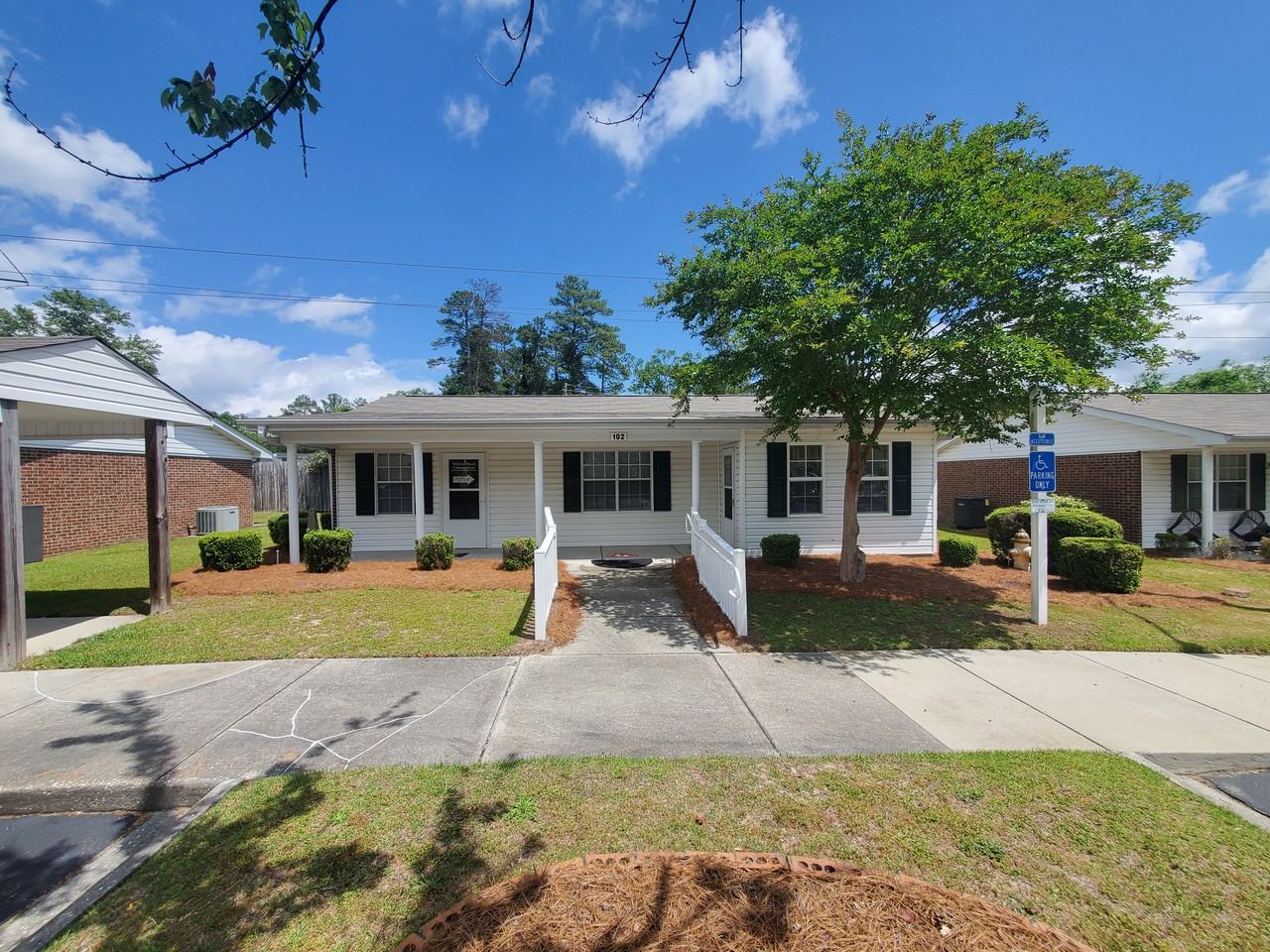 Willow Wood at Laurinburg Apartments - Photo 5 of 6