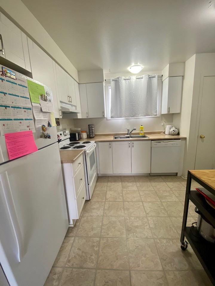 1337 Perez Crescent Apartments 1337 Perez Cres, Ottawa, ON K1J 8T9