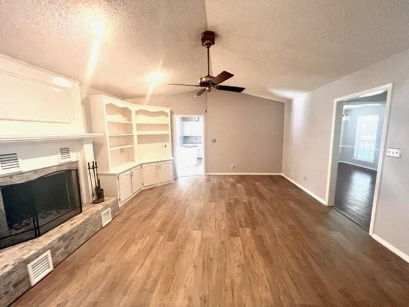 1304 N Miller Dr - Photo 3 of 21