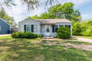 2219 N Prince St - Photo 1 of 1