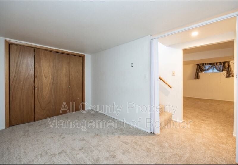 1517 Stuart St - Photo 7 of 16