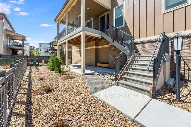 955 Ramblestone Ln - Photo 7 of 16