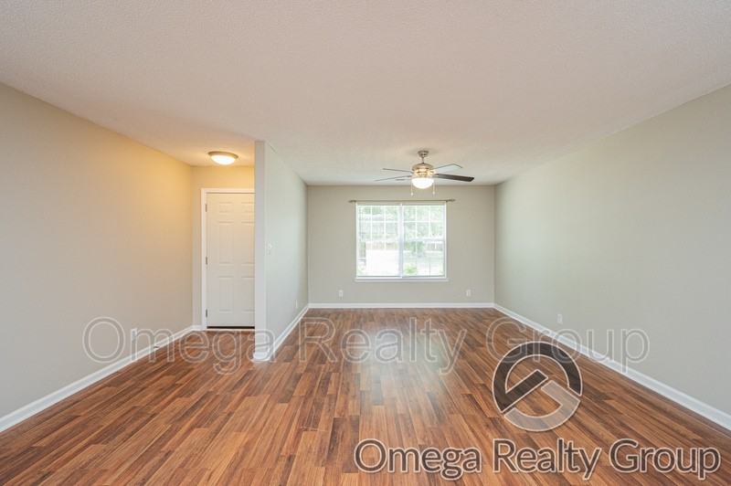 22689 Fisher Dr - Photo 2 of 30