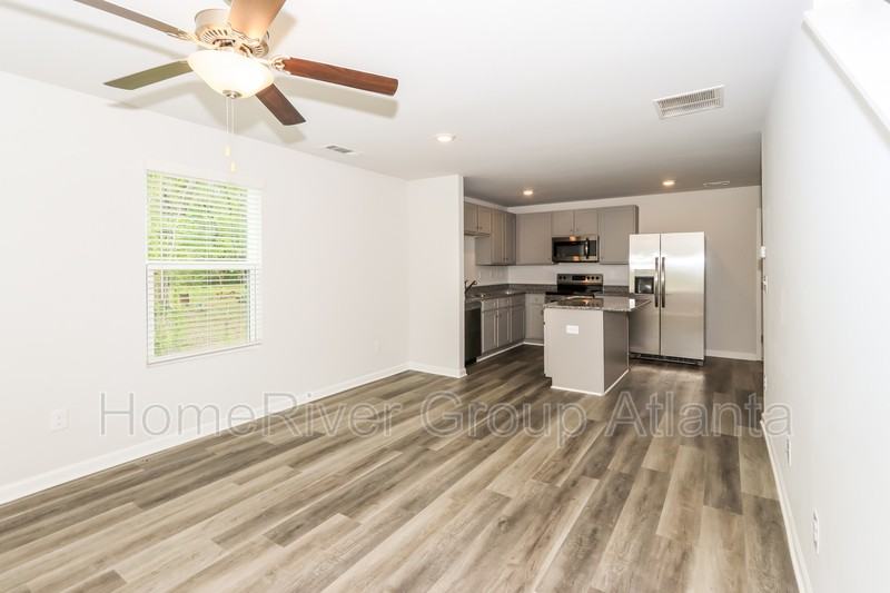 128 Longleaf Dr - Photo 2 of 20