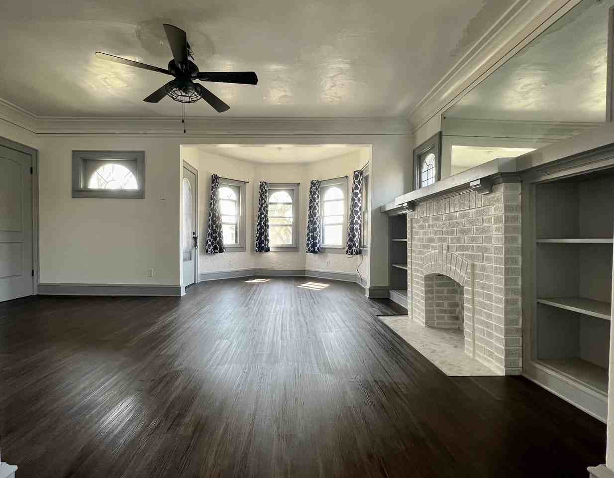 2341 N 54th St #2341 - Photo 3 of 19