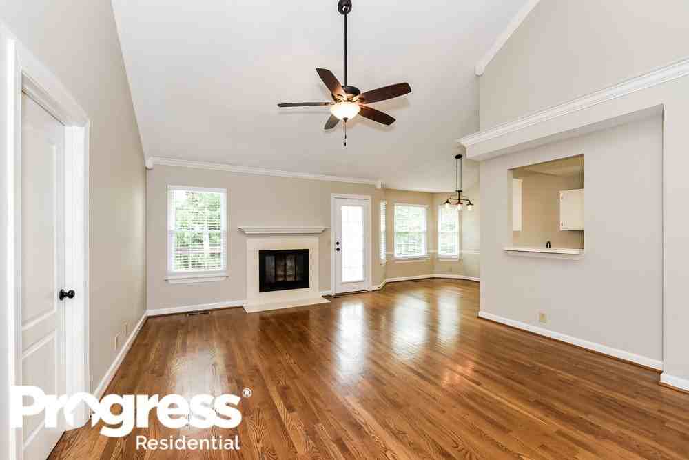 2912 Chapelwood Dr - Photo 3 of 16