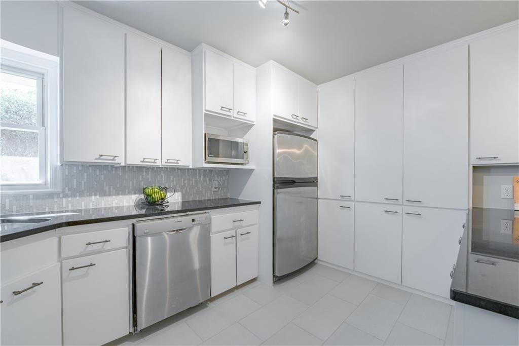 4713 N Harvey Pkwy #1 - Photo 4 of 28