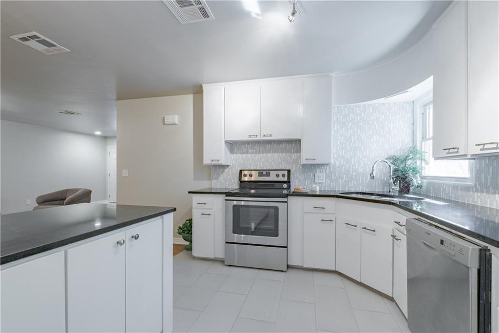 4713 N Harvey Pkwy #1 - Photo 6 of 28