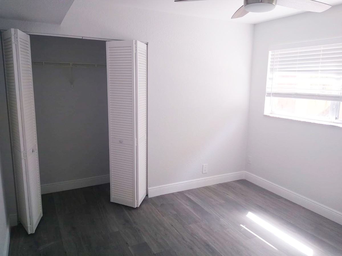 4423 Treehouse Ln Apt 21d #21D - Photo 3 of 11