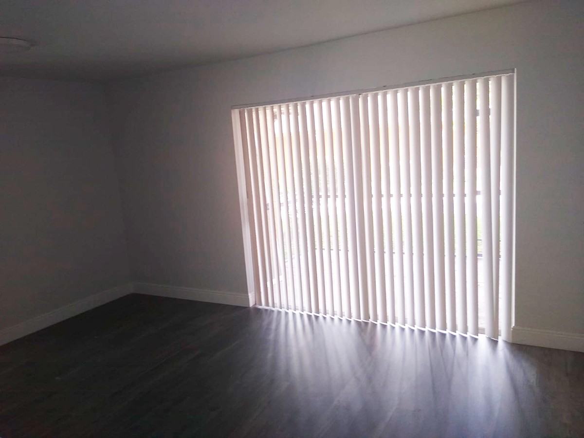 4423 Treehouse Ln Apt 21d #21D - Photo 5 of 11