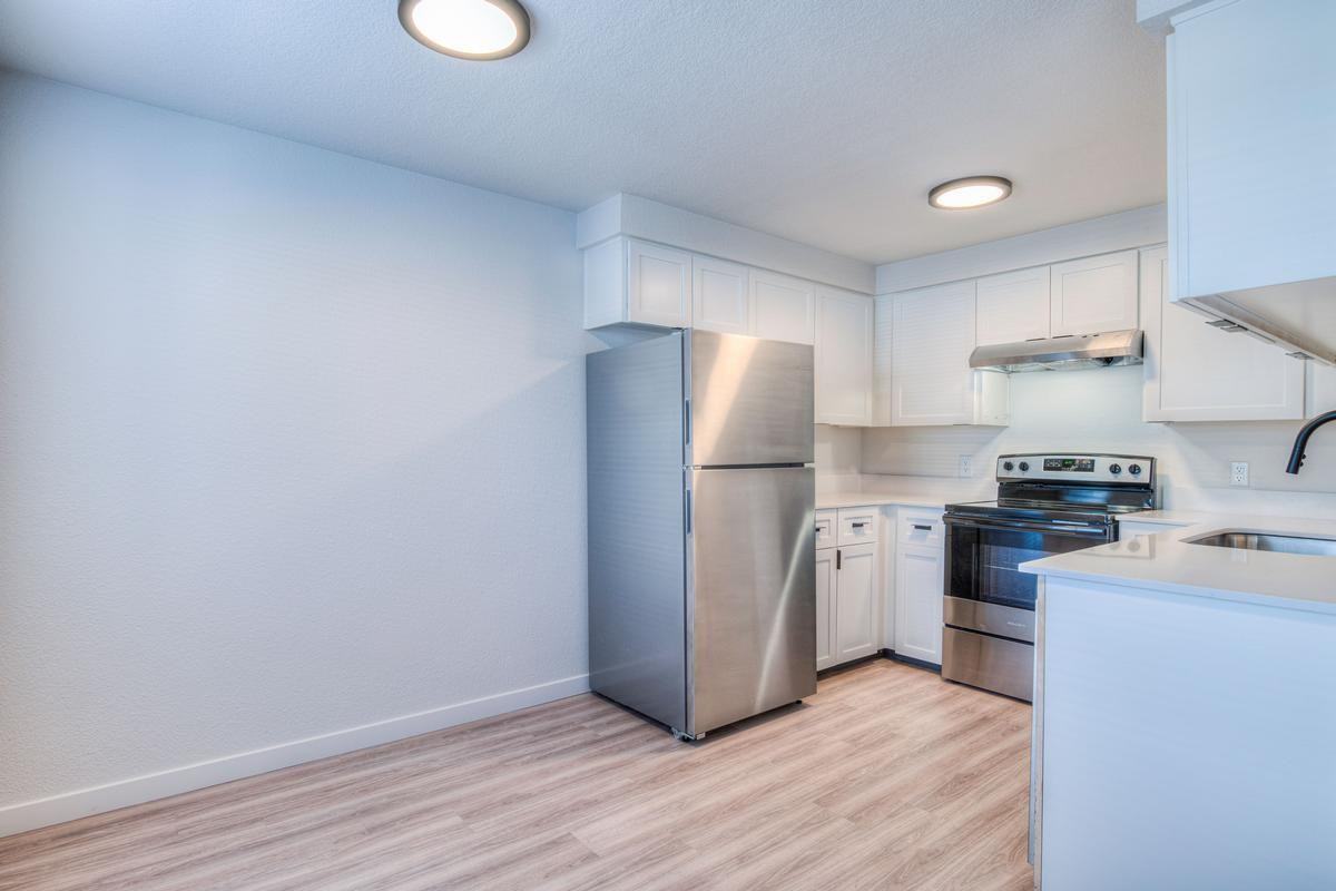 2600 Northeast Forum Drive - Photo 4 of 33