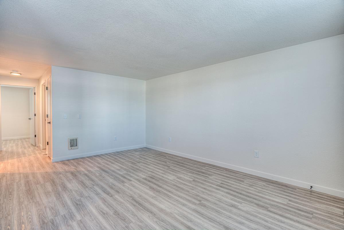 2600 Northeast Forum Drive - Photo 3 of 33