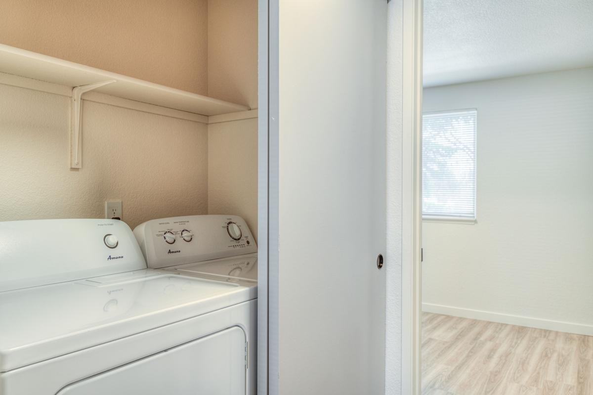 2600 Northeast Forum Drive - Photo 7 of 33