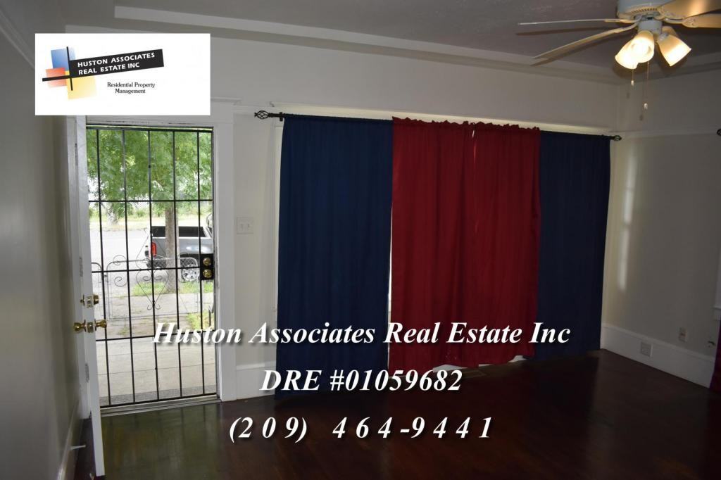 843 N Lincoln St - Photo 2 of 13