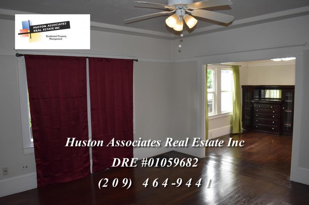 843 N Lincoln St - Photo 3 of 13