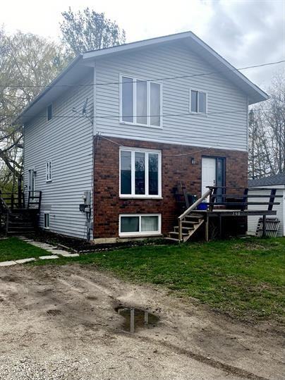 198 Sutherland St N - Photo 2 of 5