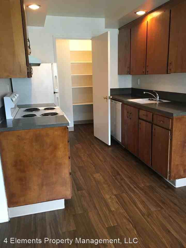 2000  Laurel PL - Photo 3 of 8