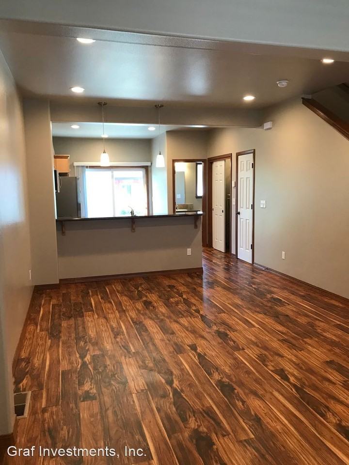 615 S 3rd Street - Photo 3 of 22