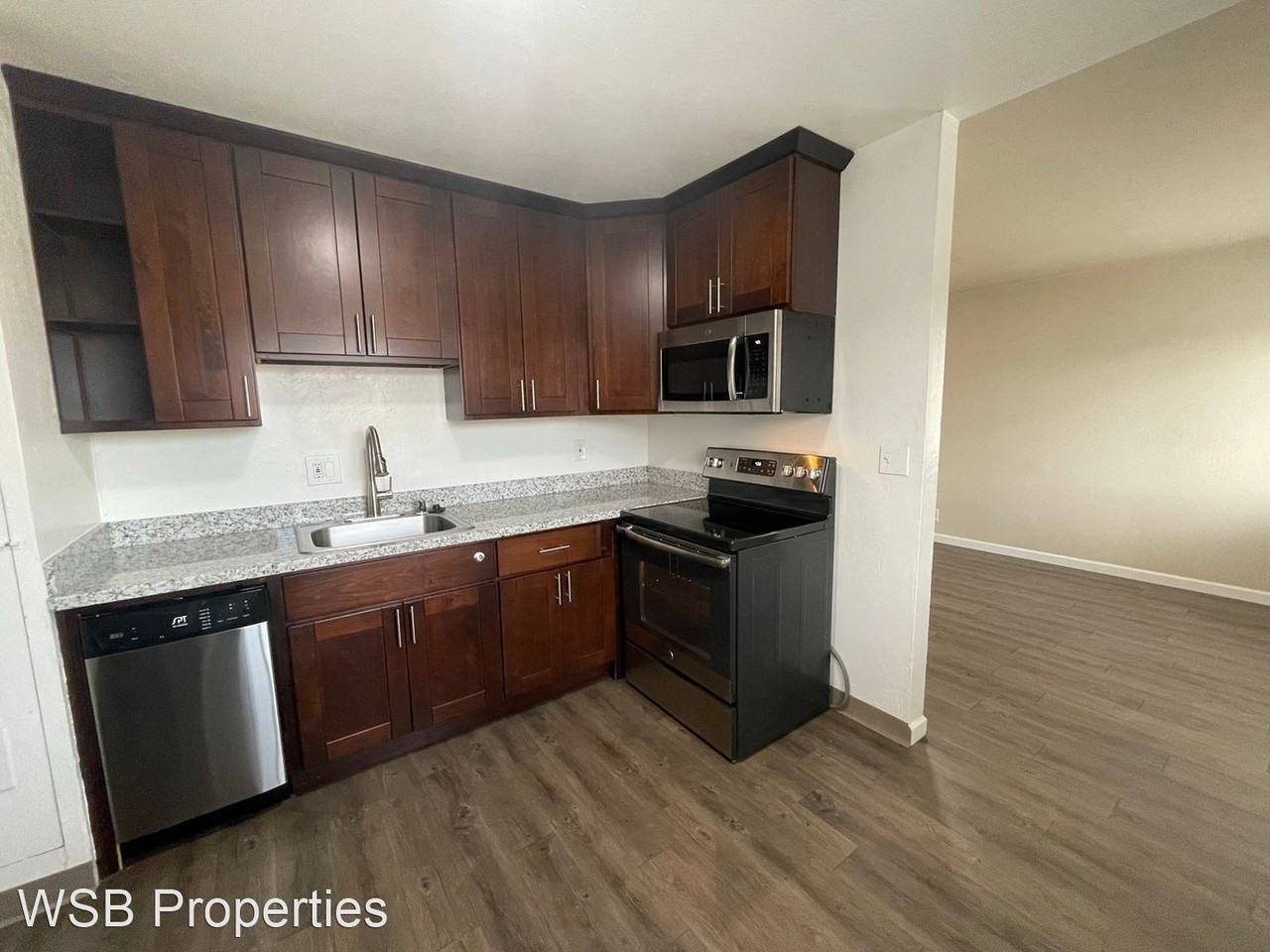 1917 6th Street 01-12 - Photo 2 of 27