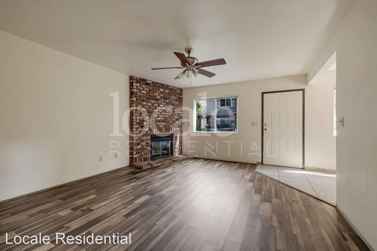 Four Seasons Apartments - Photo 2 of 14