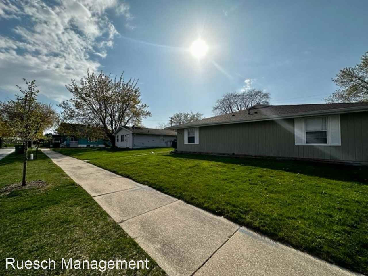 420 S Maple Ave - Photo 3 of 12