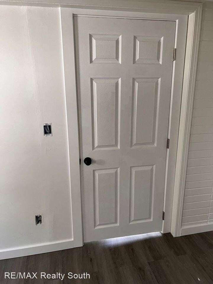 1615 SW 110th St - Photo 3 of 4