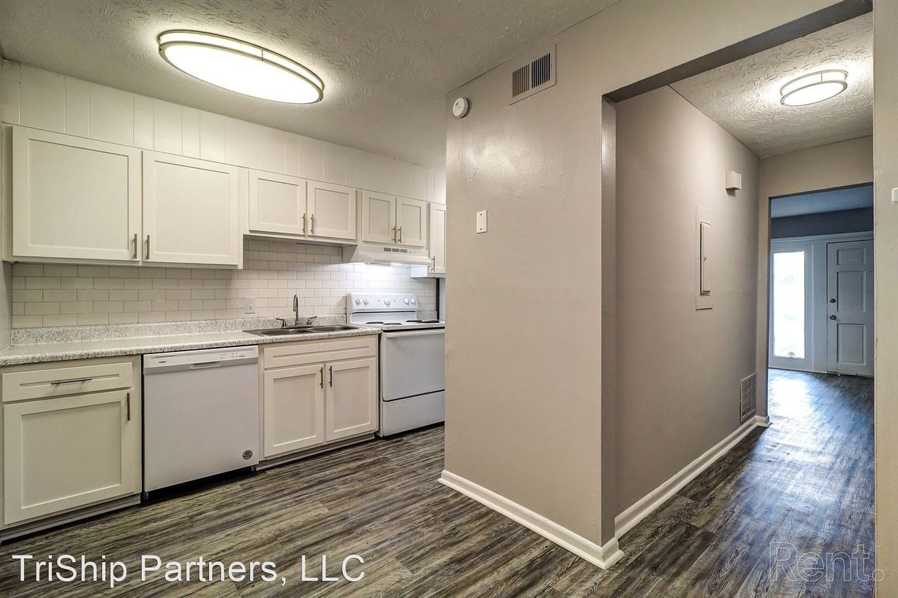 Villas On Mercer - Photo 2 of 25