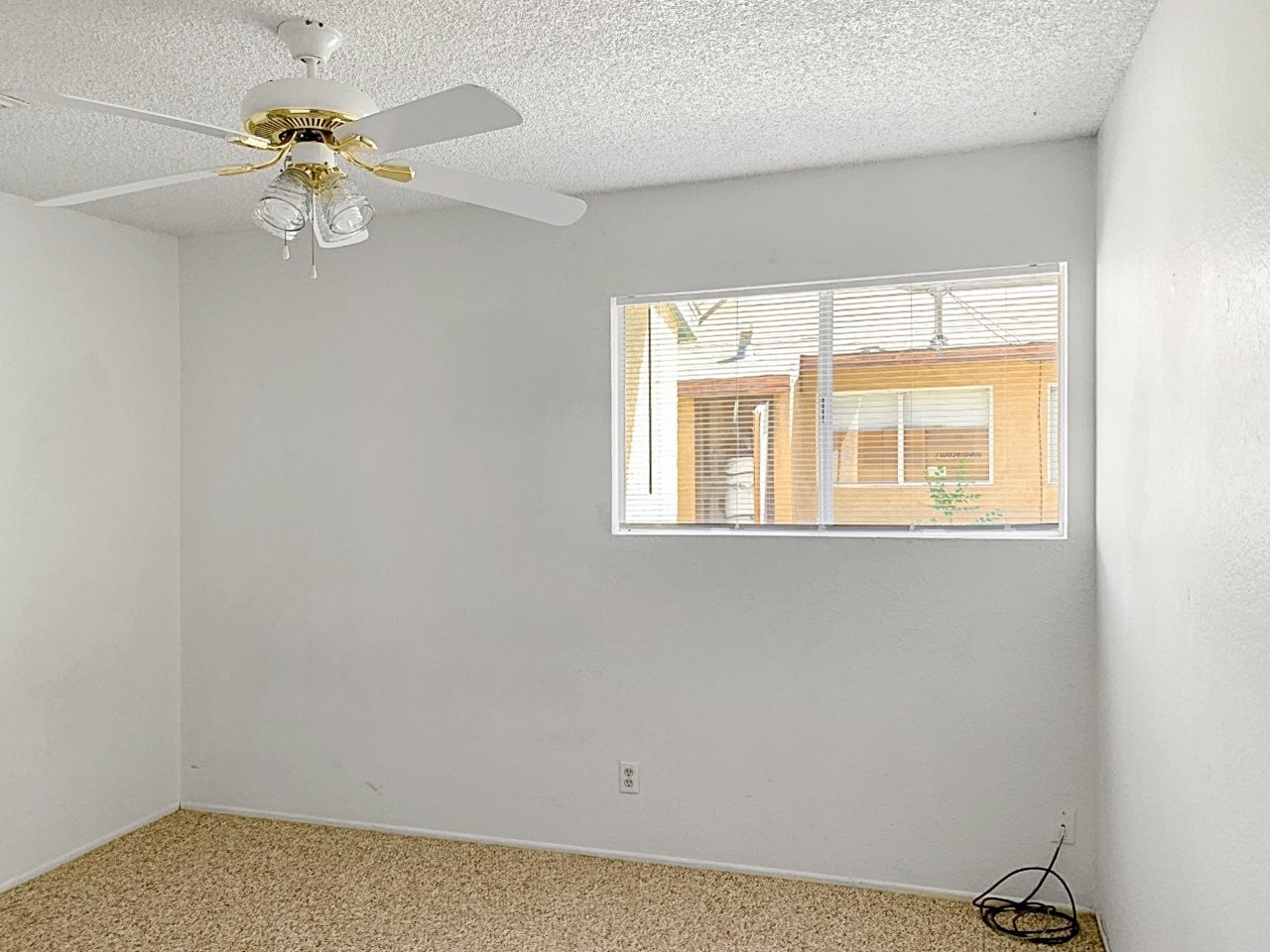 201 N Alvord St #B - Photo 5 of 10