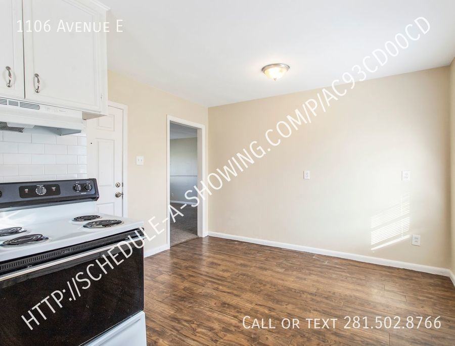 1106 Avenue E - Photo 2 of 14