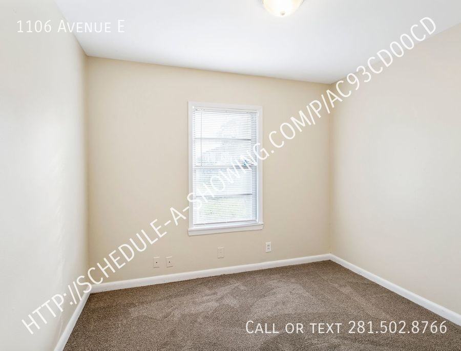 1106 Avenue E - Photo 3 of 14