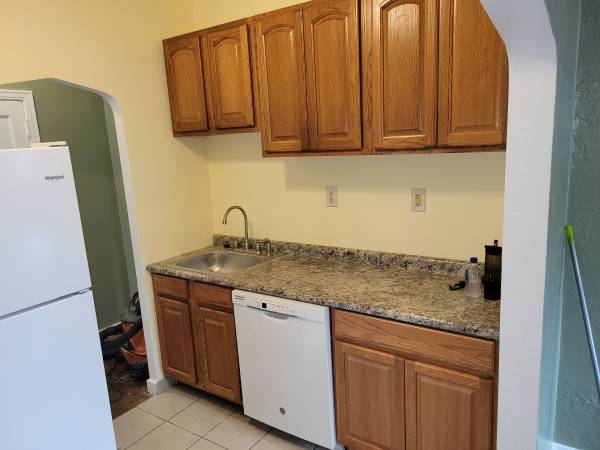 1422 Hillsdale Ave #1 - Photo 2 of 7