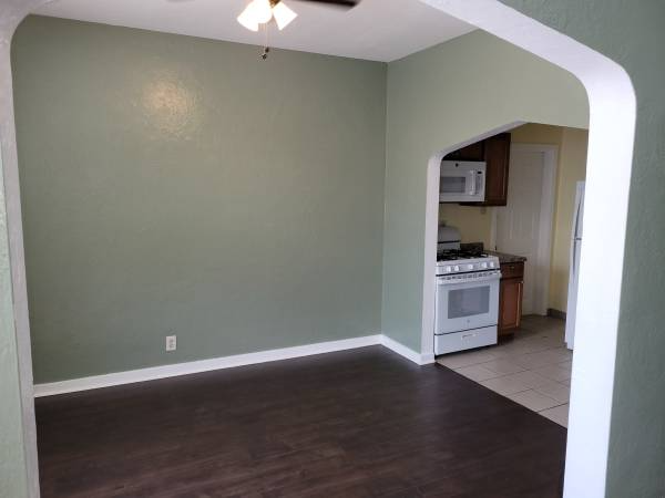 1422 Hillsdale Ave #1 - Photo 3 of 7