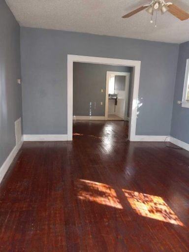 1616 Pine Ave - Photo 3 of 15