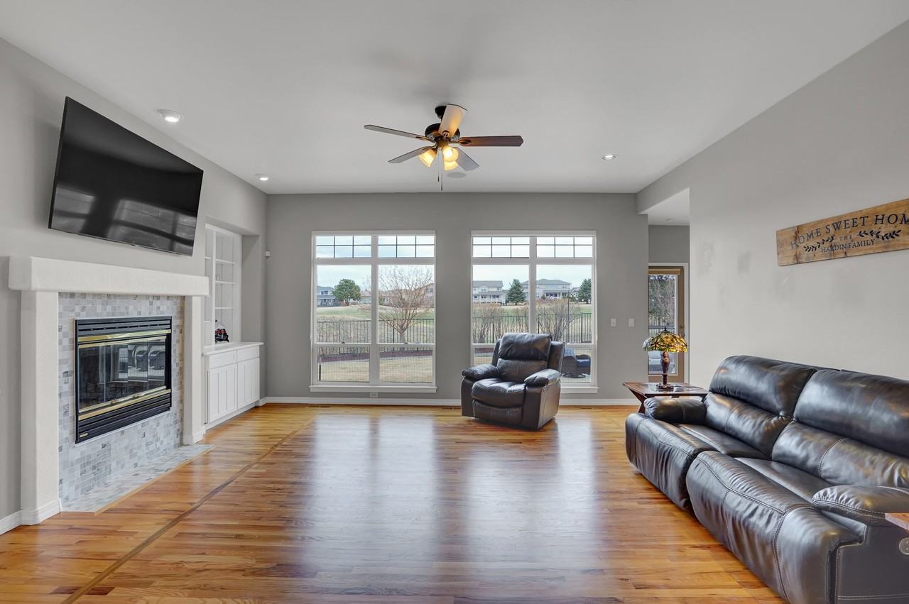 10071 Clovercrest Dr #1 - Photo 4 of 11