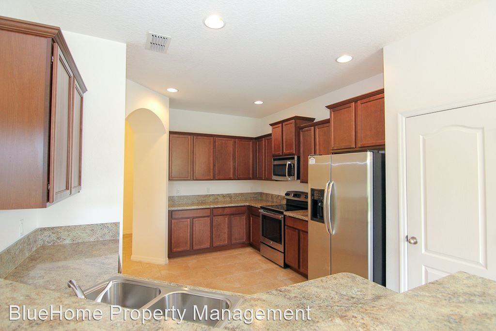 1413 Scarlet Oak Loop - Photo 2 of 13