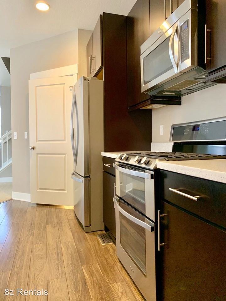 8458 Parkland St - Photo 2 of 24