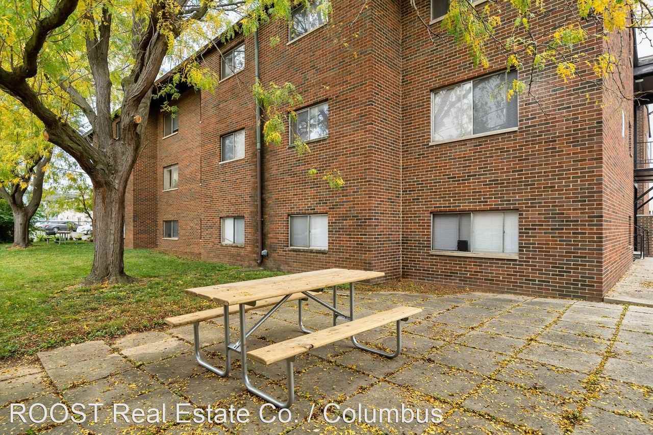 515 Riverview Drive - Photo 3 of 25