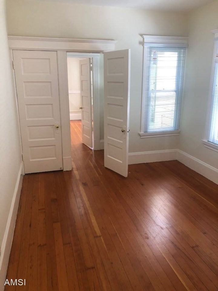 1331 Grove St - Photo 3 of 10