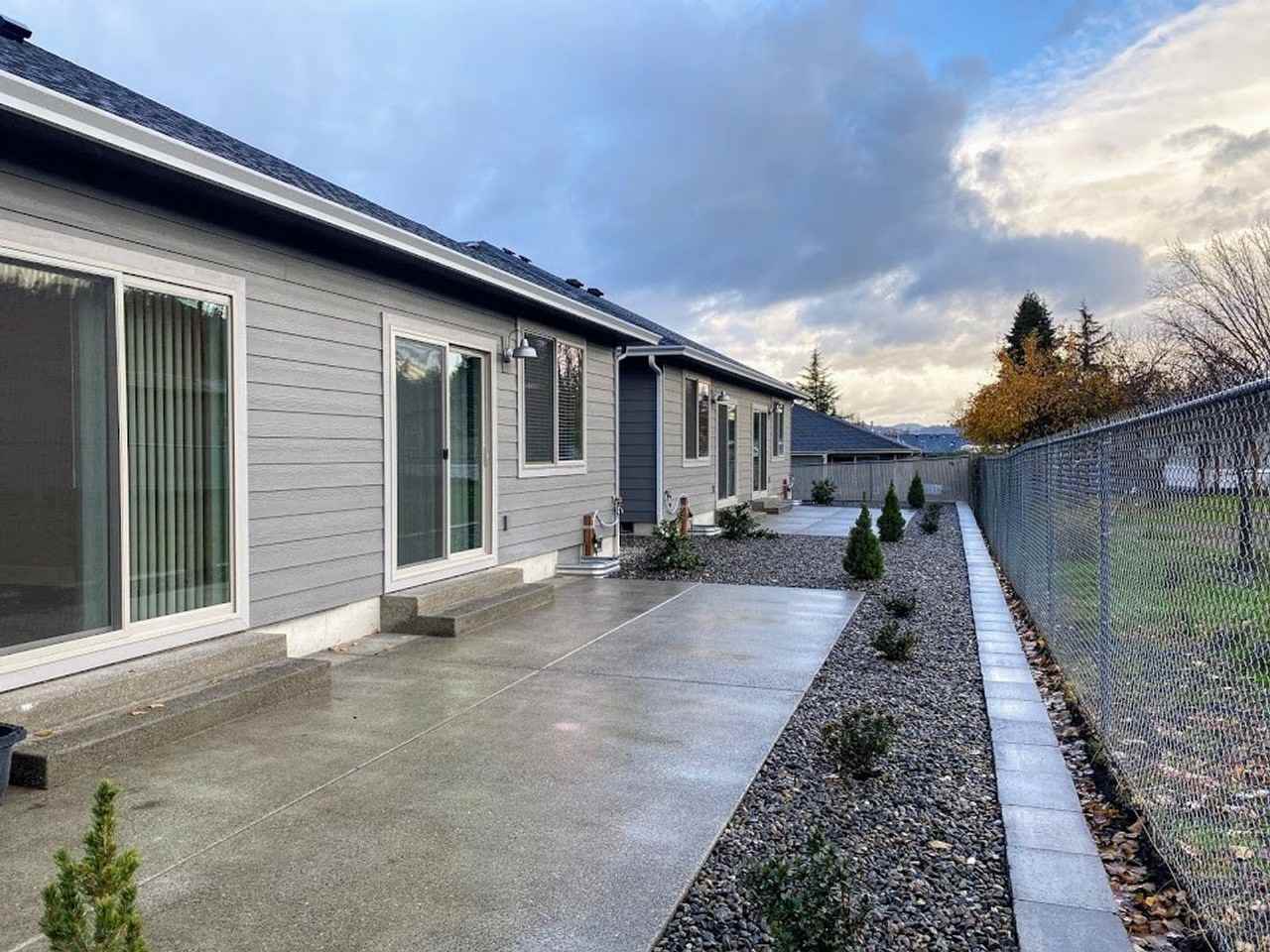 186 Club Ave - Photo 2 of 17