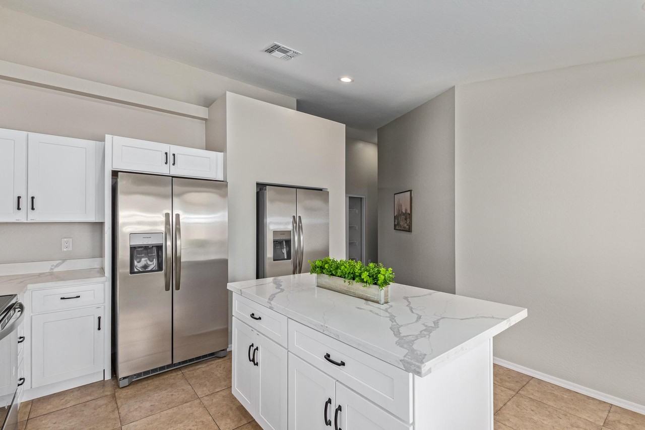 W Cypress St - Photo 4 of 10