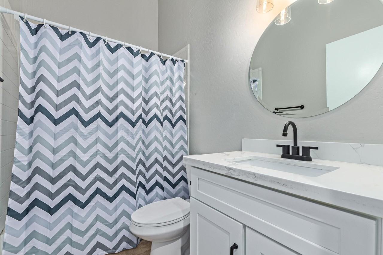 W Cypress St - Photo 5 of 10