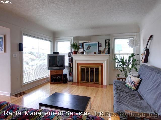 426 Se 53rd Ave - Photo 3 of 11