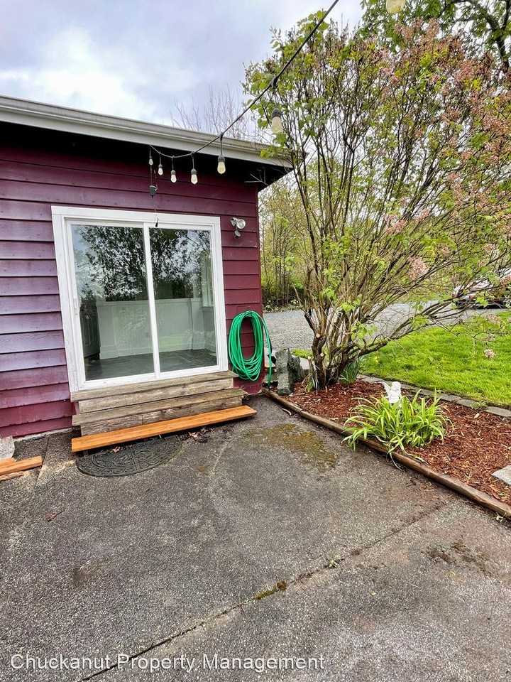 1897 Mt Baker Hwy - Photo 3 of 36