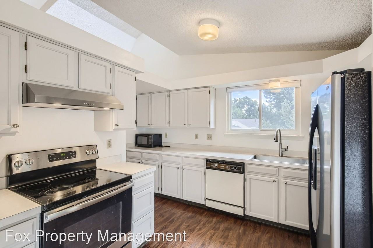 459 Lois Dr - Photo 2 of 25