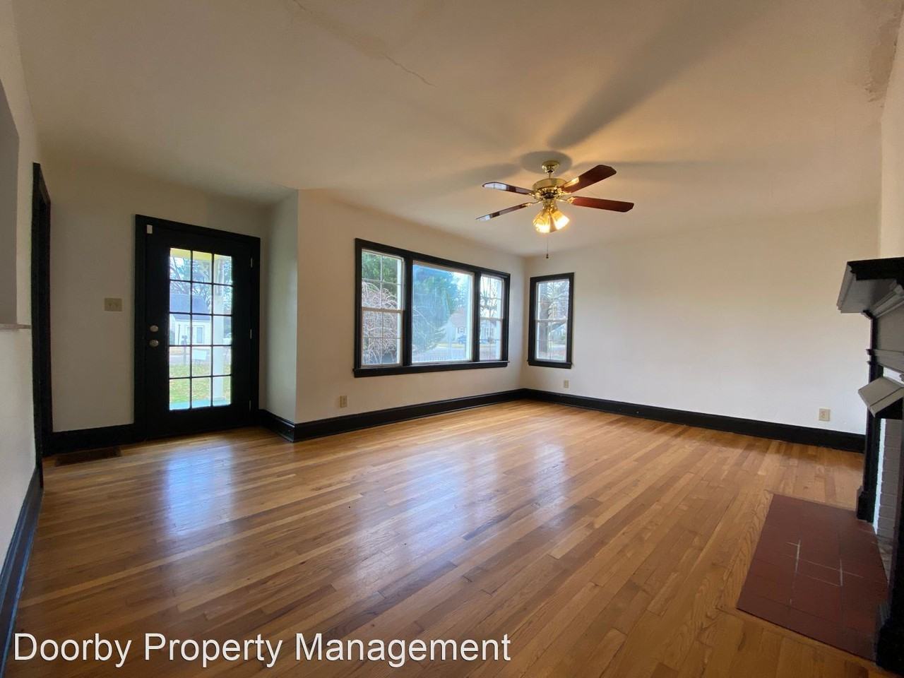 219 Sequoia Dr - Photo 3 of 17