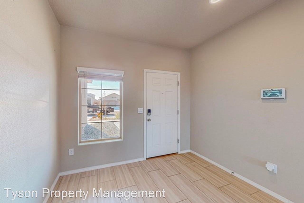 4879 Blackburn Rd Ne - Photo 3 of 26